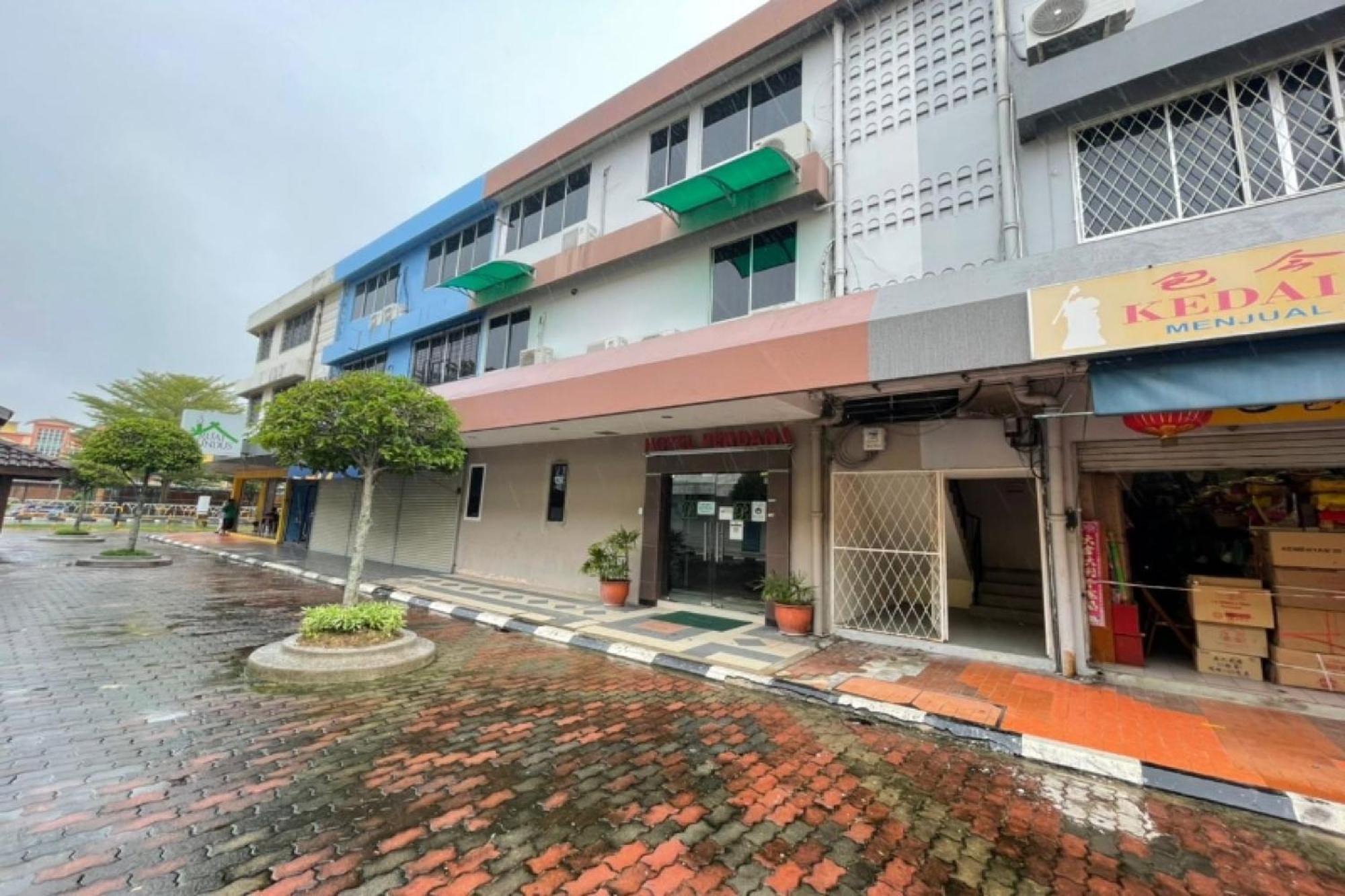 Oyo 90411 Perdana Hotel Labuan Exteriér fotografie