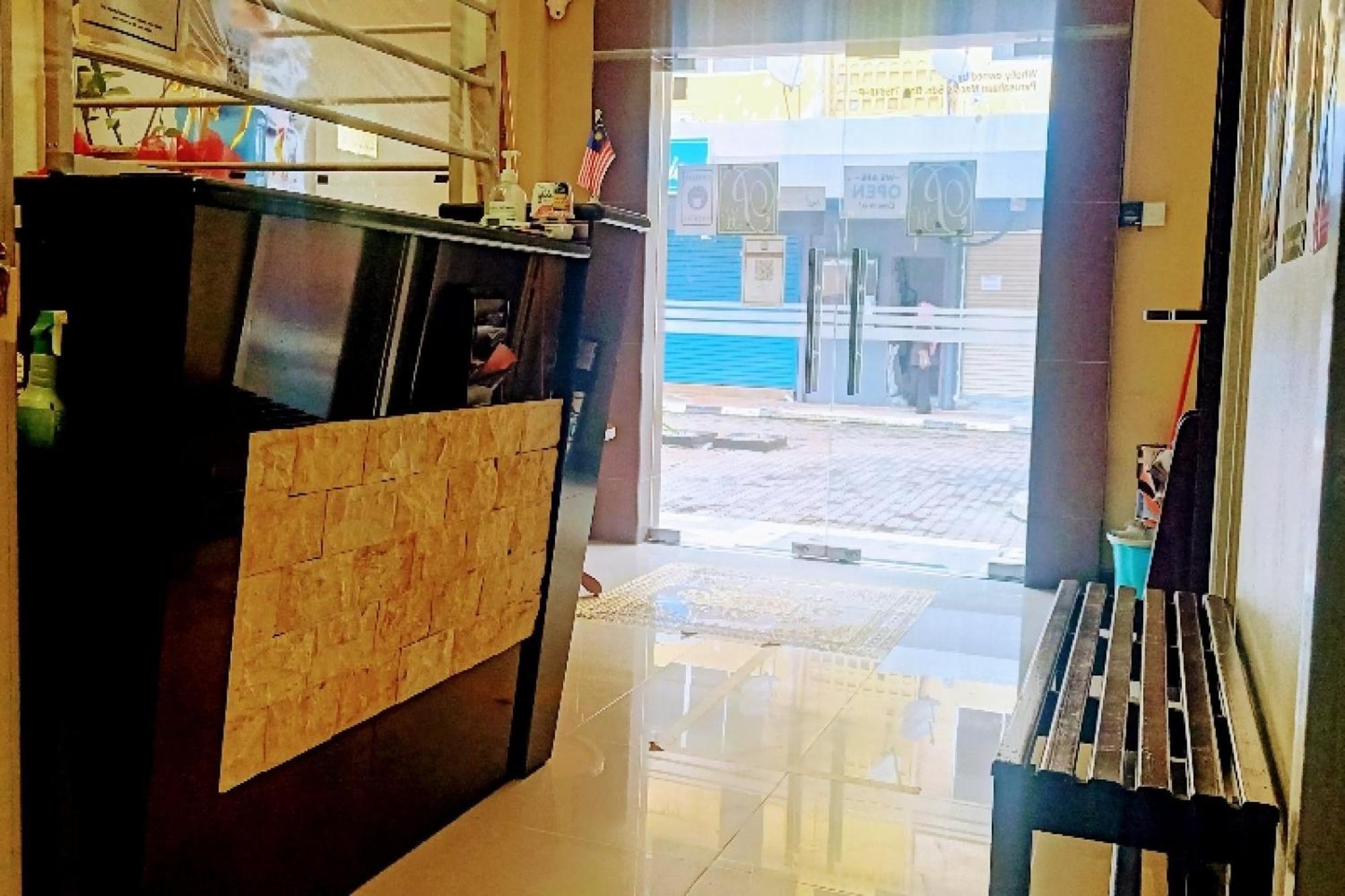 Oyo 90411 Perdana Hotel Labuan Exteriér fotografie